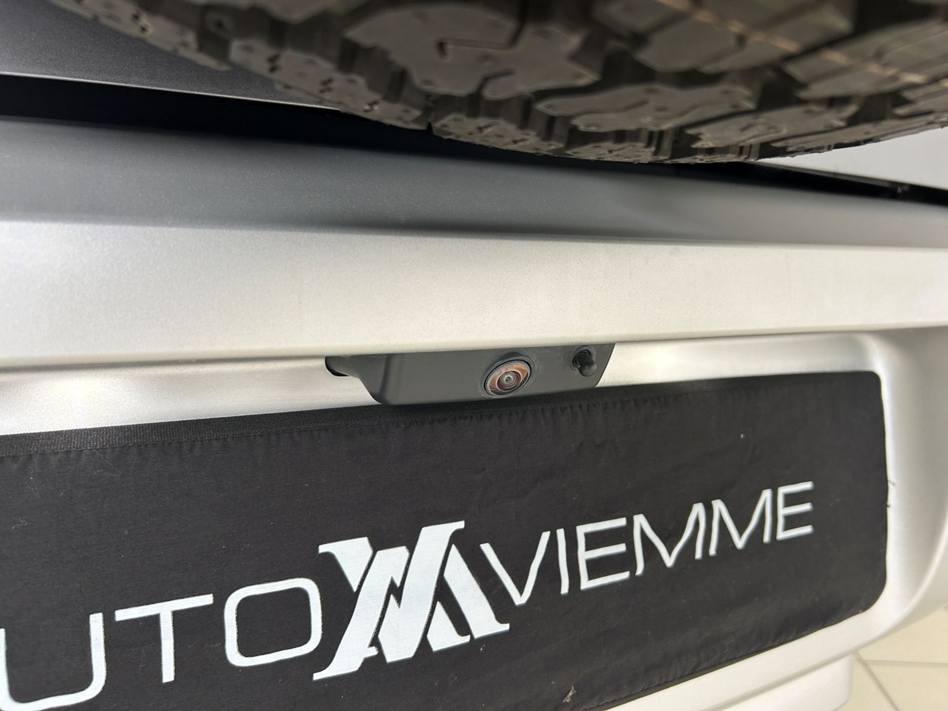 Defender 110 3.0d i6 mhev SE awd 200cv auto - Autoviemme